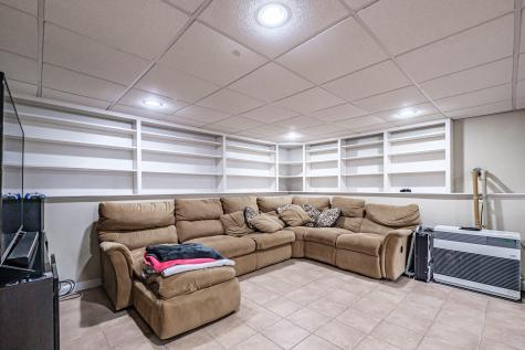 71 Egypt Road Gray ME 04039