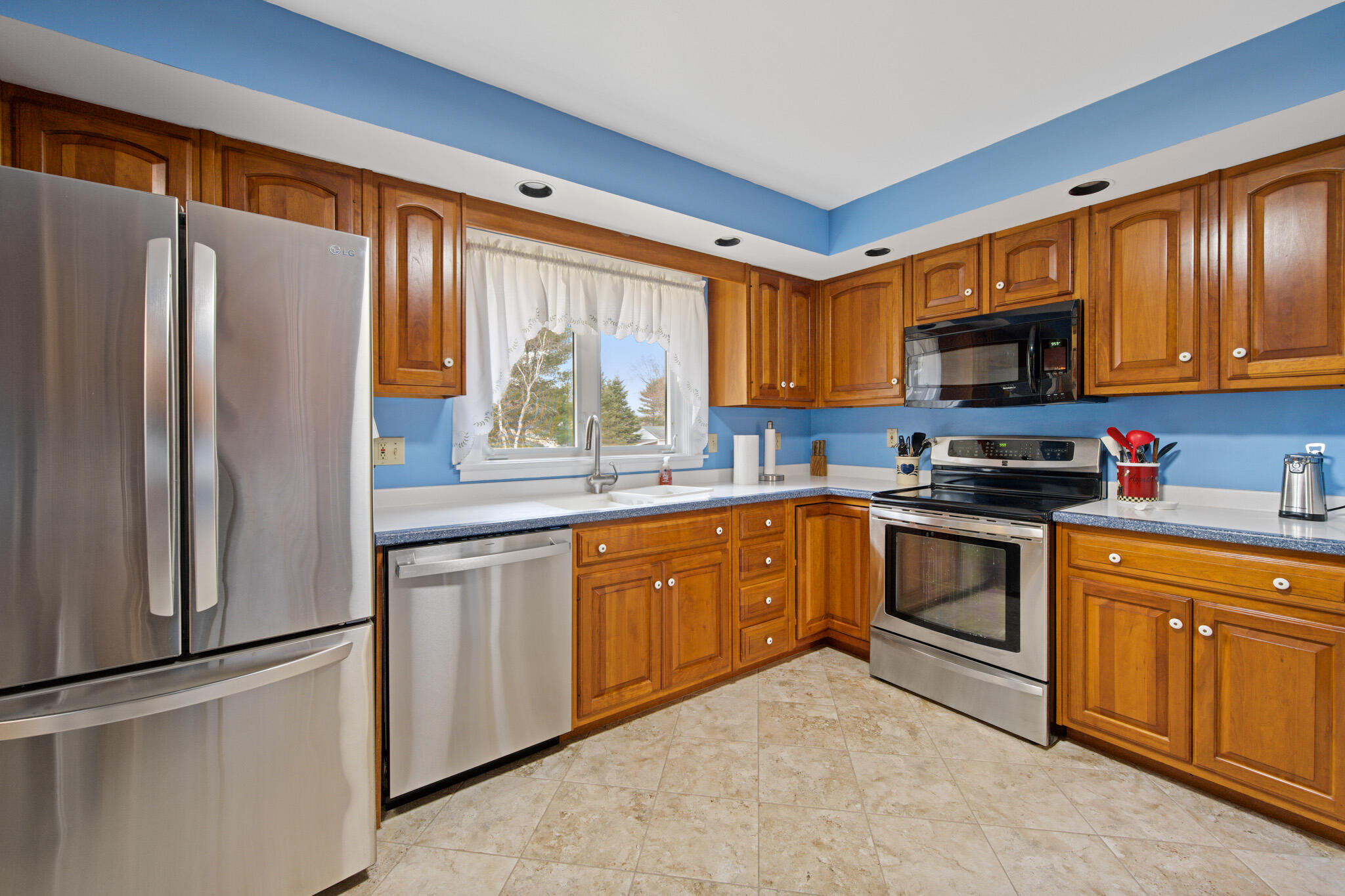 31 Sunset Strip Brewer ME 04412