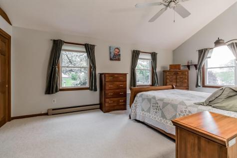32 Hilltop Avenue Lewiston ME 04240