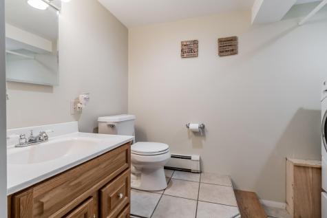 32 Hilltop Avenue Lewiston ME 04240