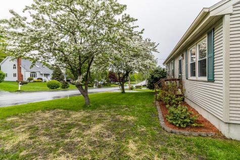 32 Hilltop Avenue Lewiston ME 04240