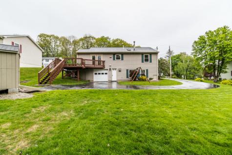 32 Hilltop Avenue Lewiston ME 04240