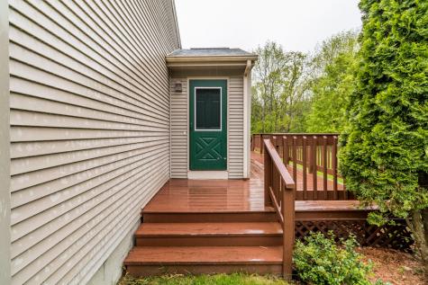 32 Hilltop Avenue Lewiston ME 04240