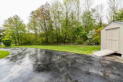 32 Hilltop Avenue Lewiston ME 04240