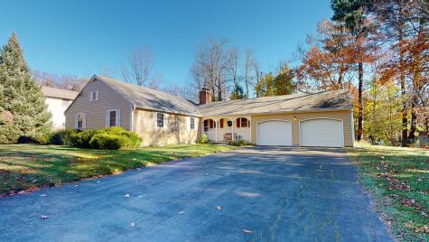 21 Woodside Drive Lewiston ME 04240