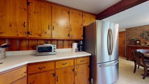 21 Woodside Drive Lewiston ME 04240