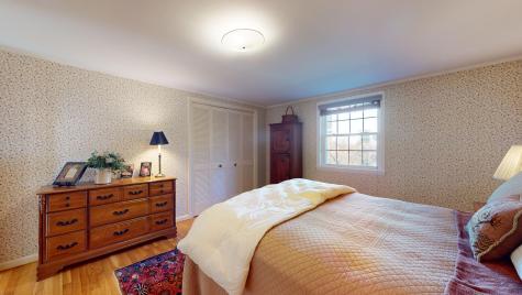 21 Woodside Drive Lewiston ME 04240