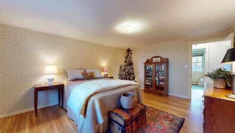 21 Woodside Drive Lewiston ME 04240