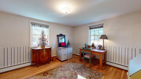 21 Woodside Drive Lewiston ME 04240