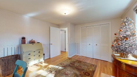 21 Woodside Drive Lewiston ME 04240