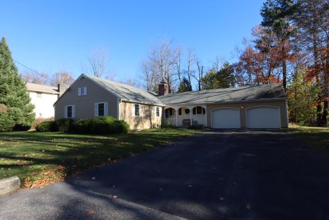 21 Woodside Drive Lewiston ME 04240