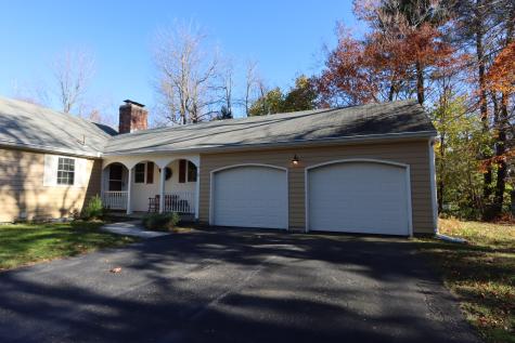 21 Woodside Drive Lewiston ME 04240