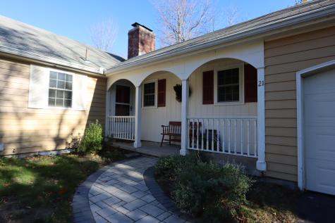 21 Woodside Drive Lewiston ME 04240