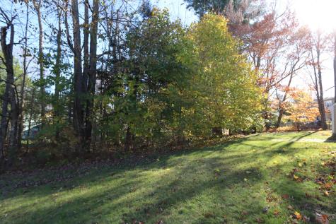 21 Woodside Drive Lewiston ME 04240