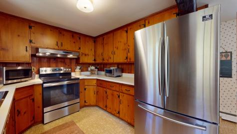 21 Woodside Drive Lewiston ME 04240