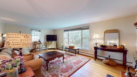 21 Woodside Drive Lewiston ME 04240