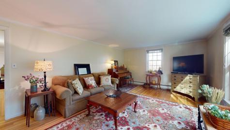 21 Woodside Drive Lewiston ME 04240