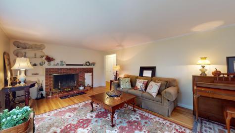 21 Woodside Drive Lewiston ME 04240