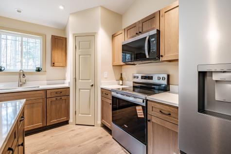 33 Woodbrey Lane Standish ME 04084