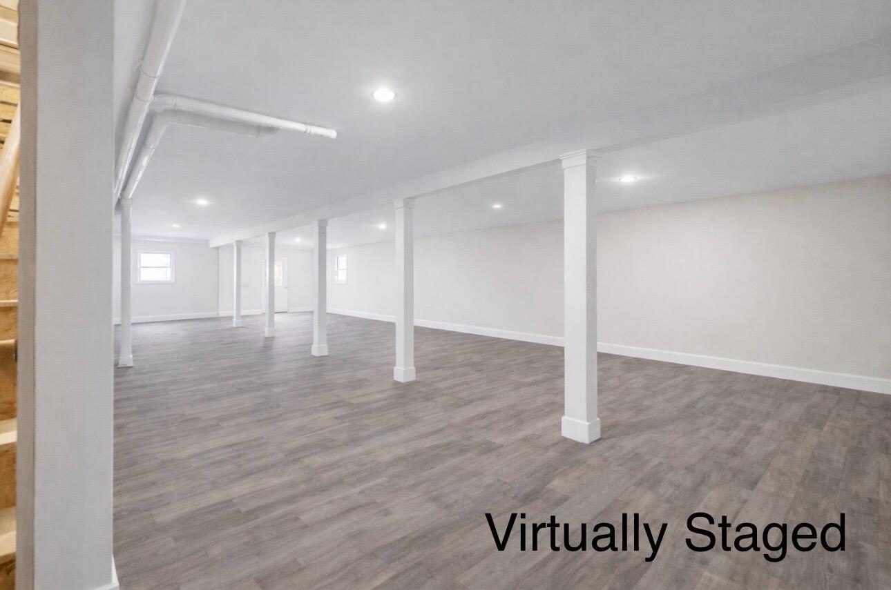 33 Woodbrey Lane Standish ME 04084