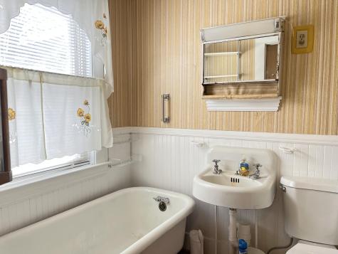 88 Field Avenue Auburn ME 04210