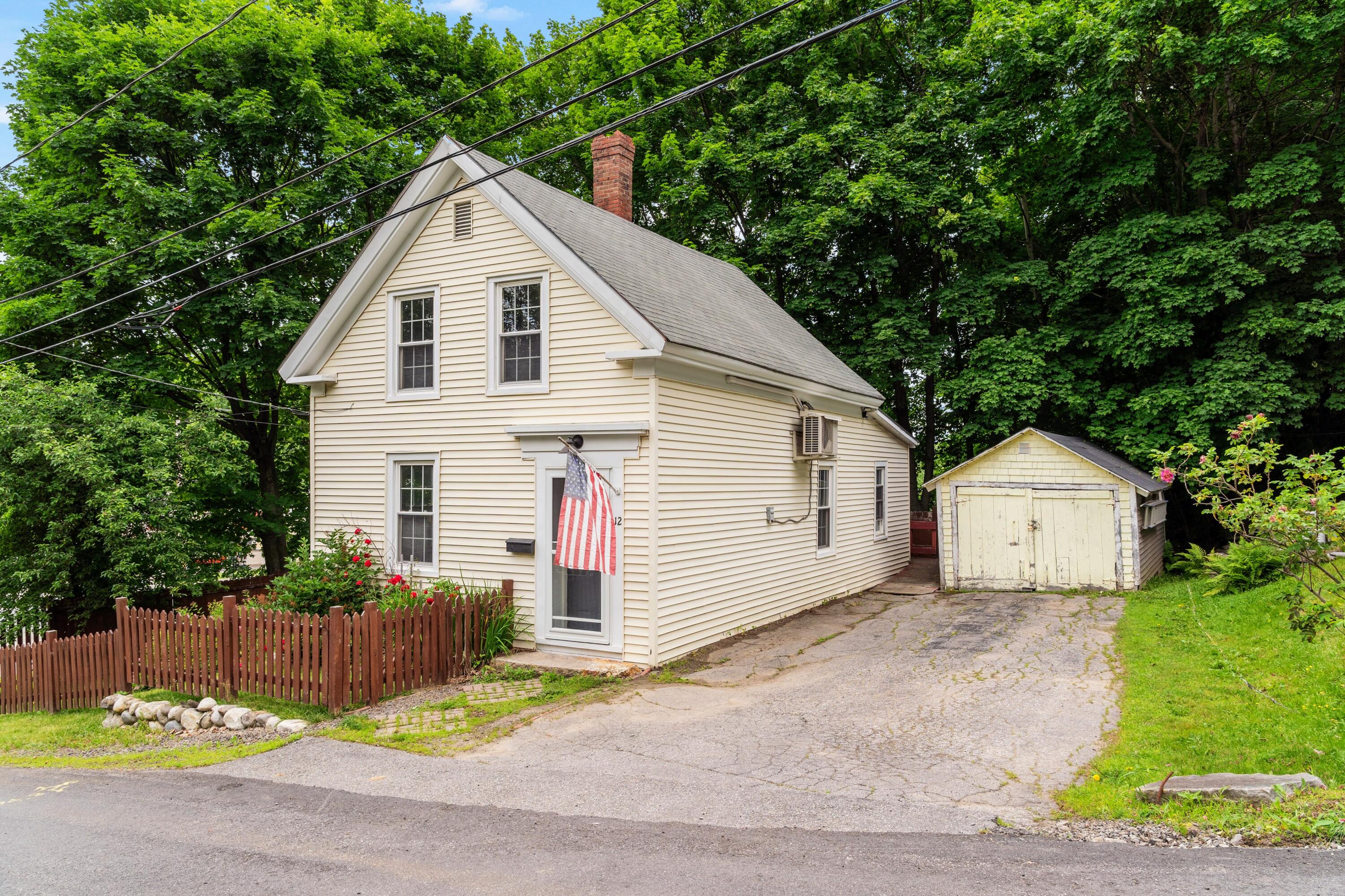 12 Robinson Street Gardiner ME 04345