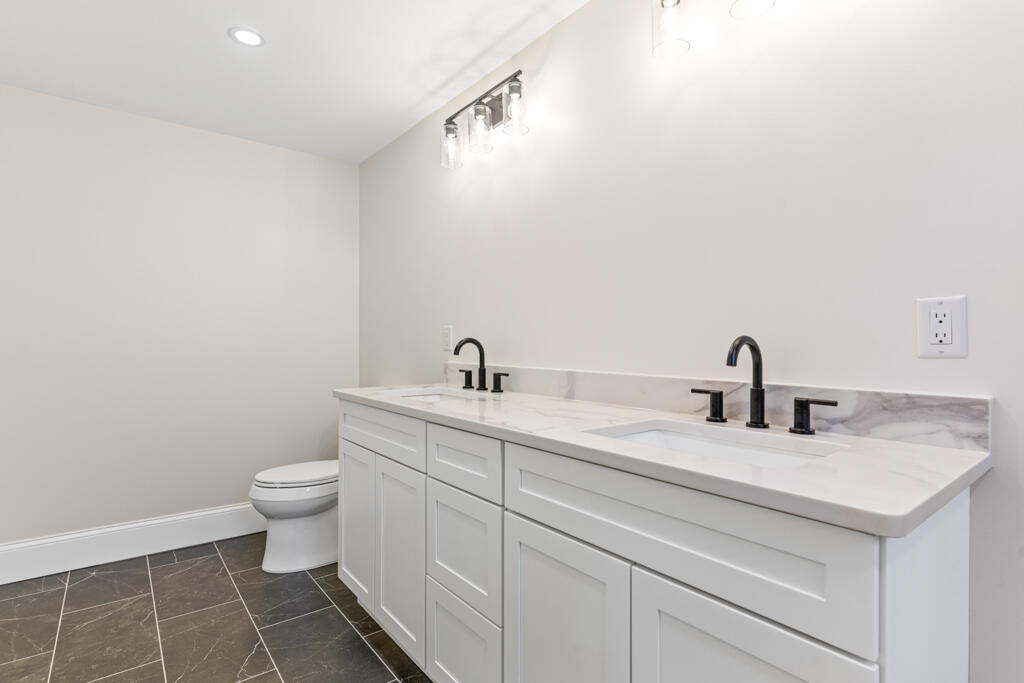505 Mitchell Road Cape Elizabeth ME 04107