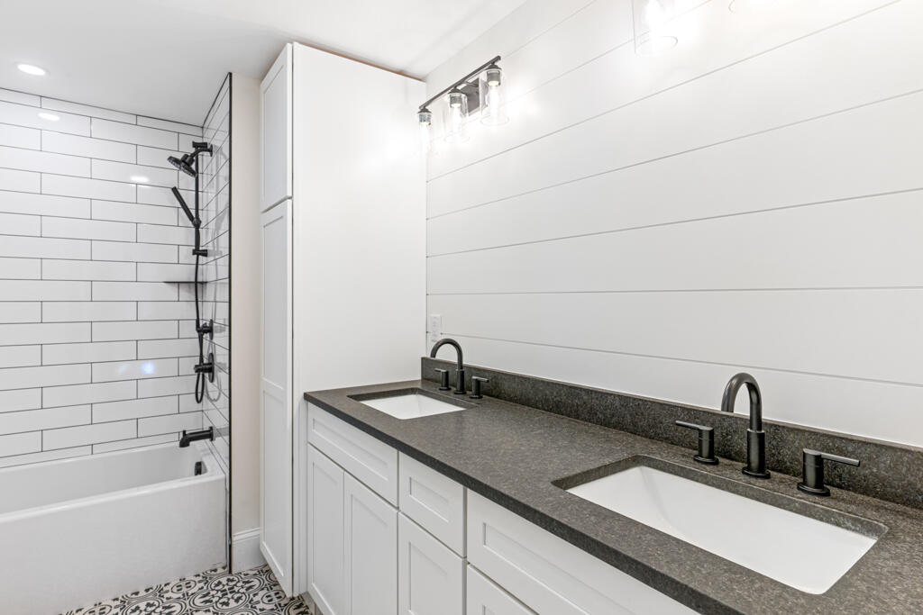505 Mitchell Road Cape Elizabeth ME 04107