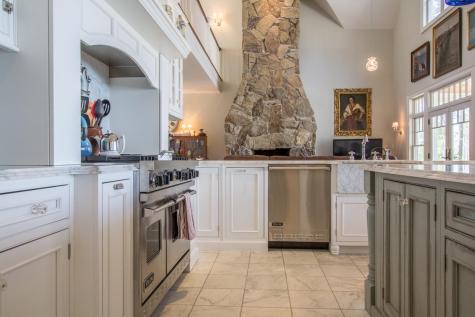 352 Pemasong Lane Yarmouth ME 04096