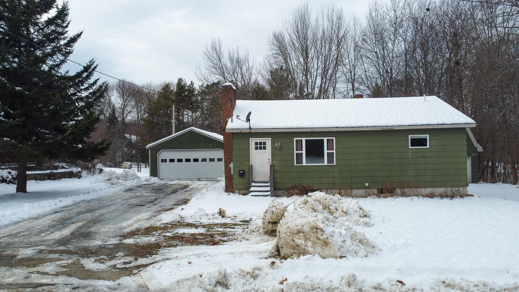 31 Edwards Street Lincoln ME 04457