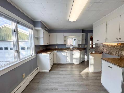 31 Edwards Street Lincoln ME 04457