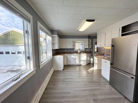 31 Edwards Street Lincoln ME 04457