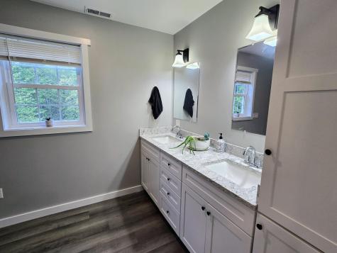 32 Patriot Place Standish ME 04084