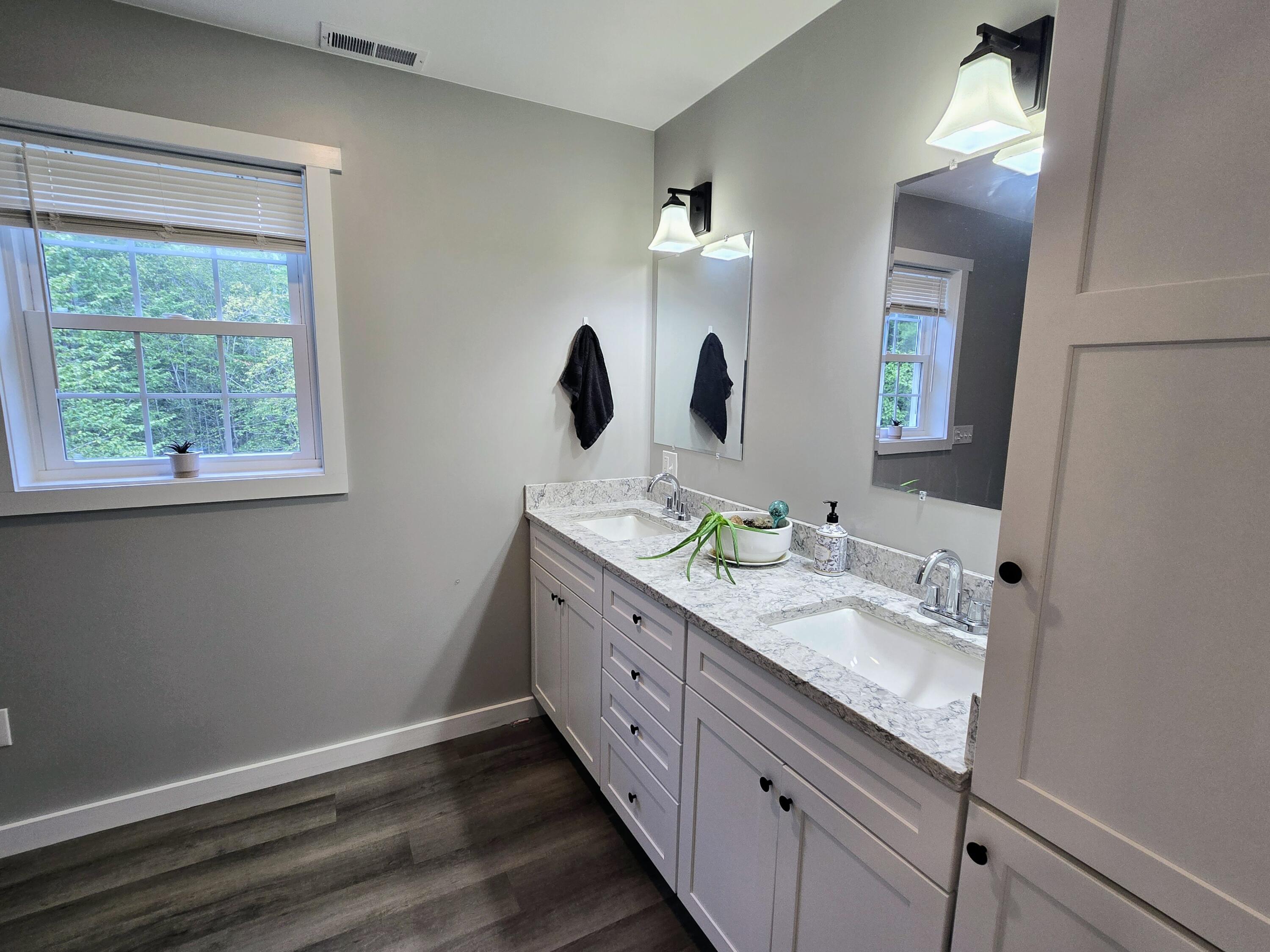 32 Patriot Place Standish ME 04084