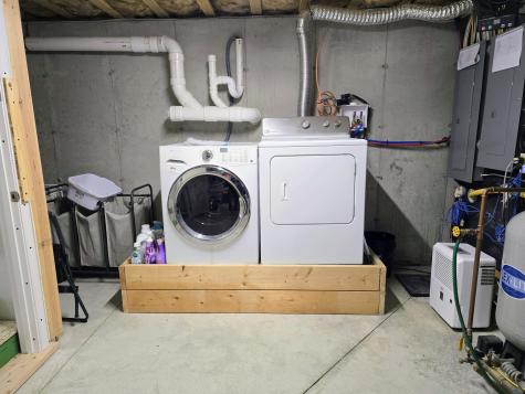 32 Patriot Place Standish ME 04084