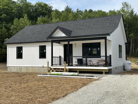 17 Emma's Way Limerick ME 04048