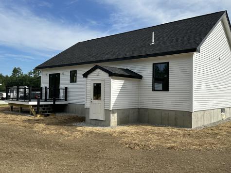 17 Emma's Way Limerick ME 04048