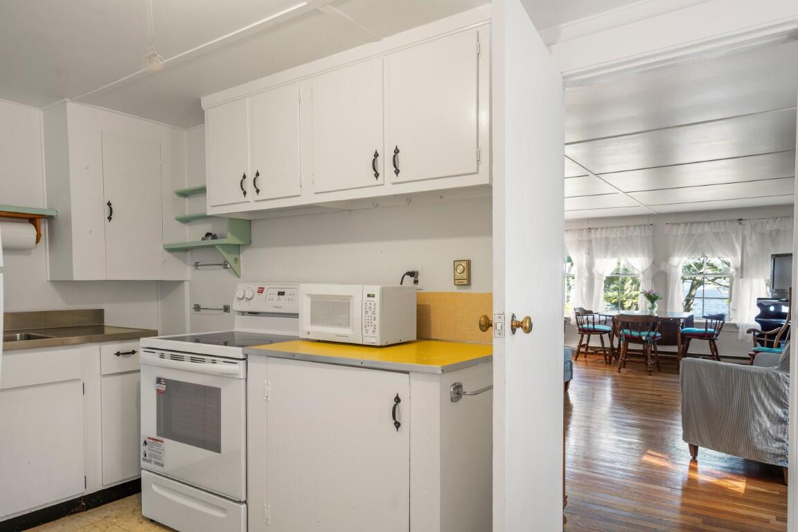 61 Van Horn Road Boothbay ME 04544