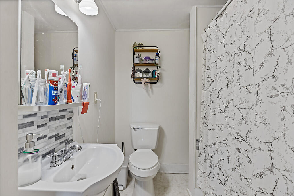 229 Highland Avenue Gardiner ME 04345