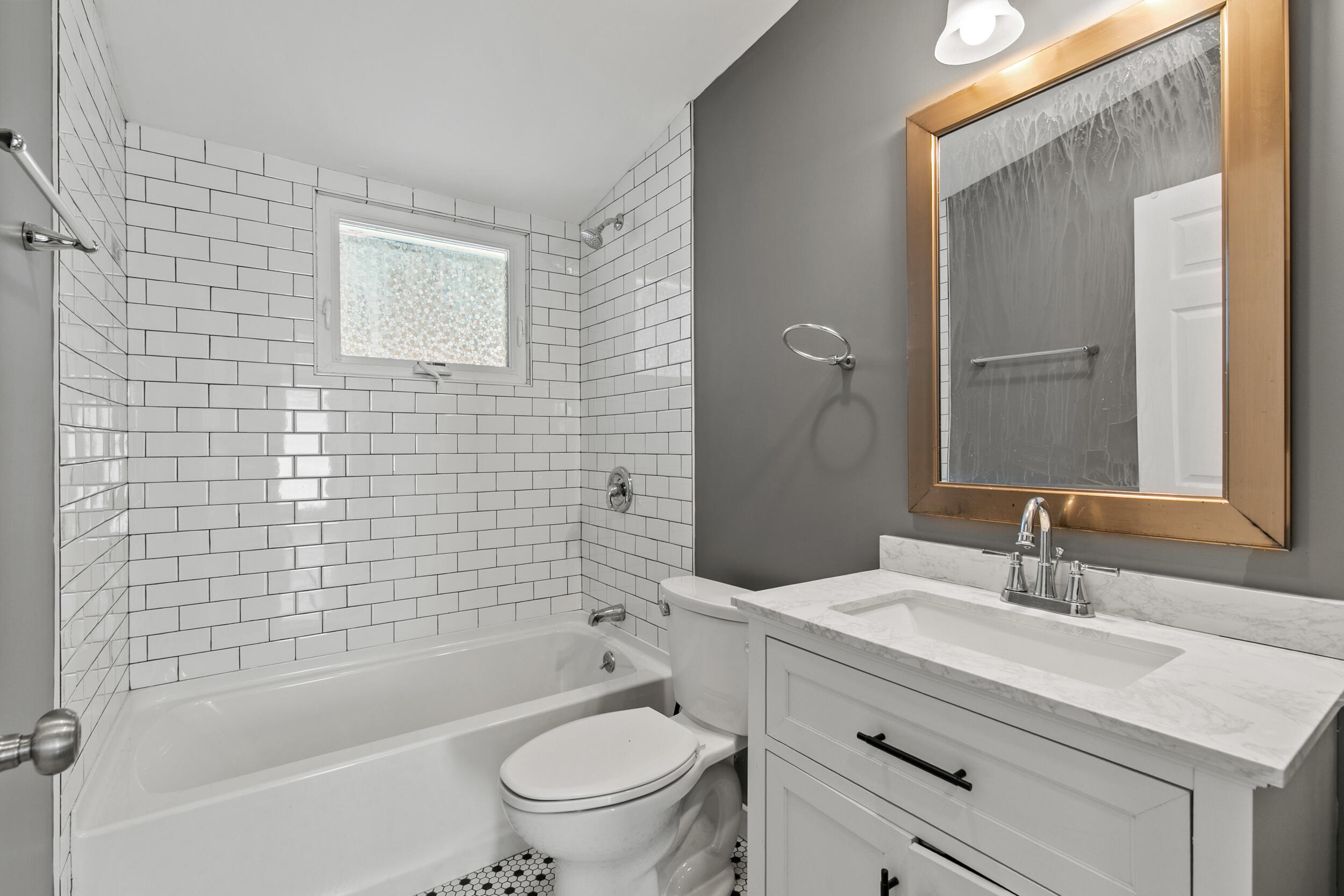 15 Sterling Road Auburn ME 04210