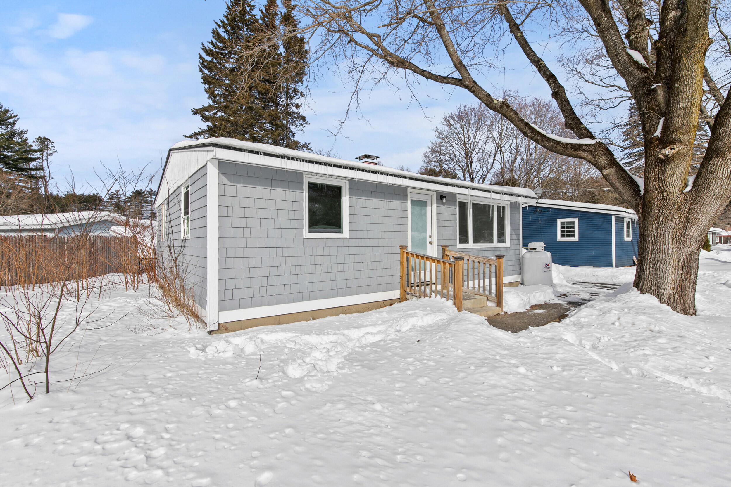 15 Sterling Road Auburn ME 04210