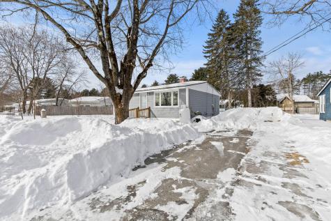 15 Sterling Road Auburn ME 04210