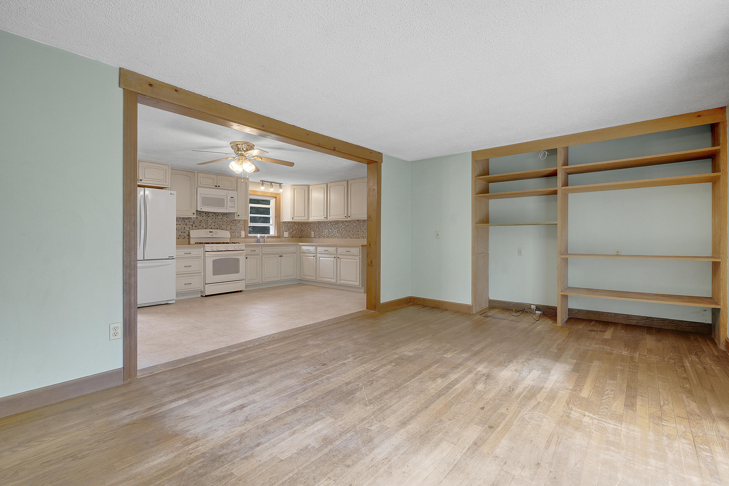 31 West Bay Bridge Road Topsham ME 04086