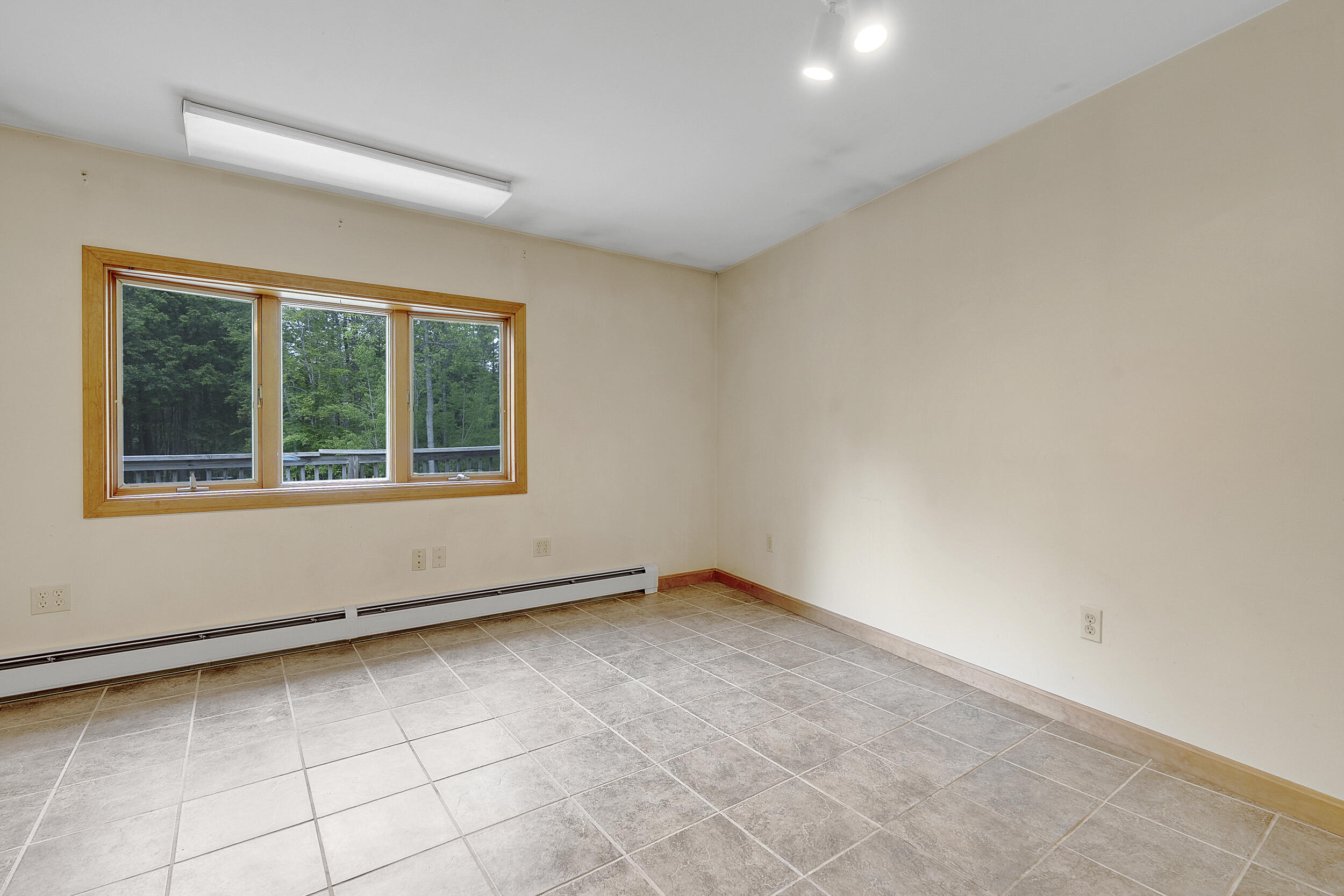 31 West Bay Bridge Road Topsham ME 04086