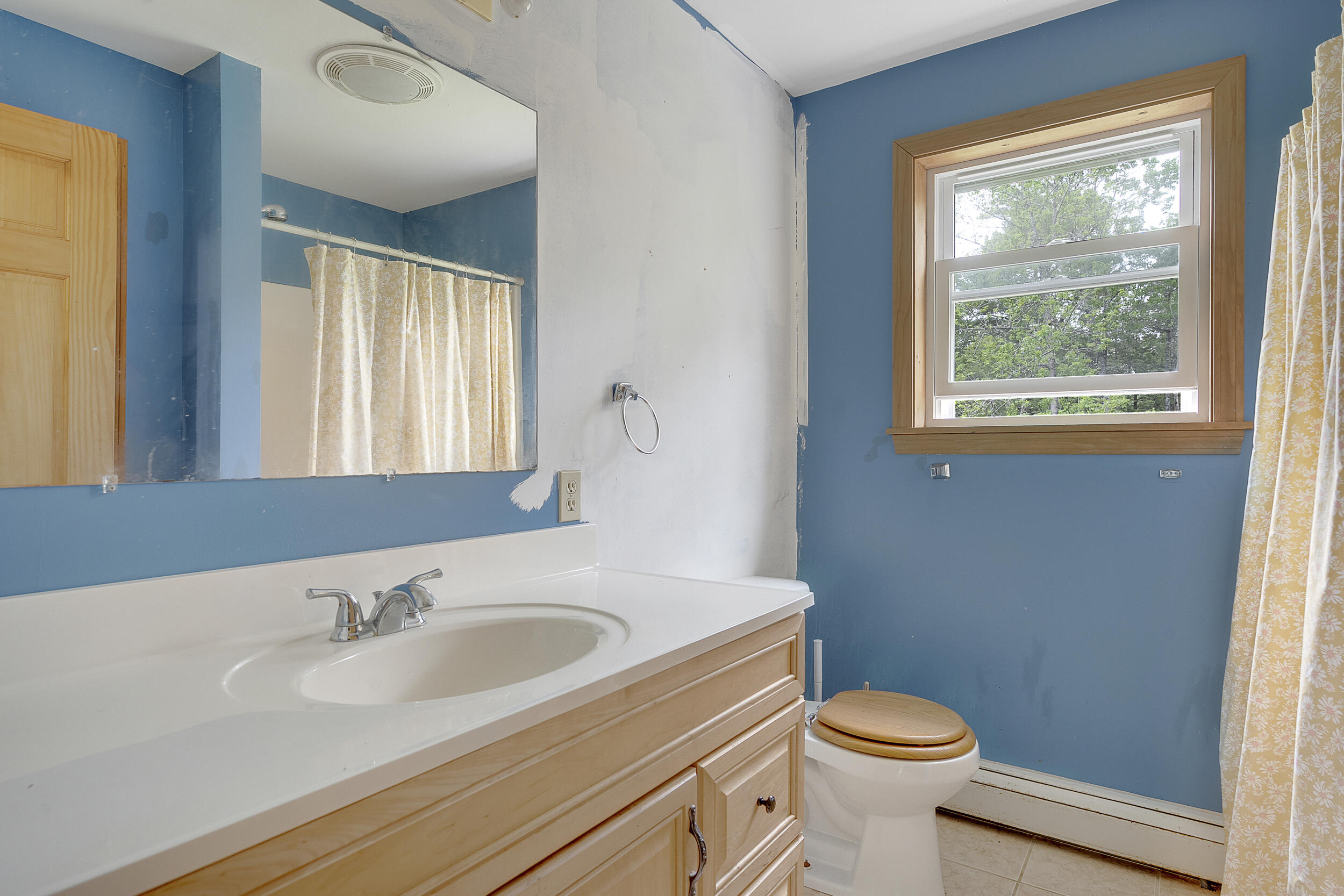 31 West Bay Bridge Road Topsham ME 04086