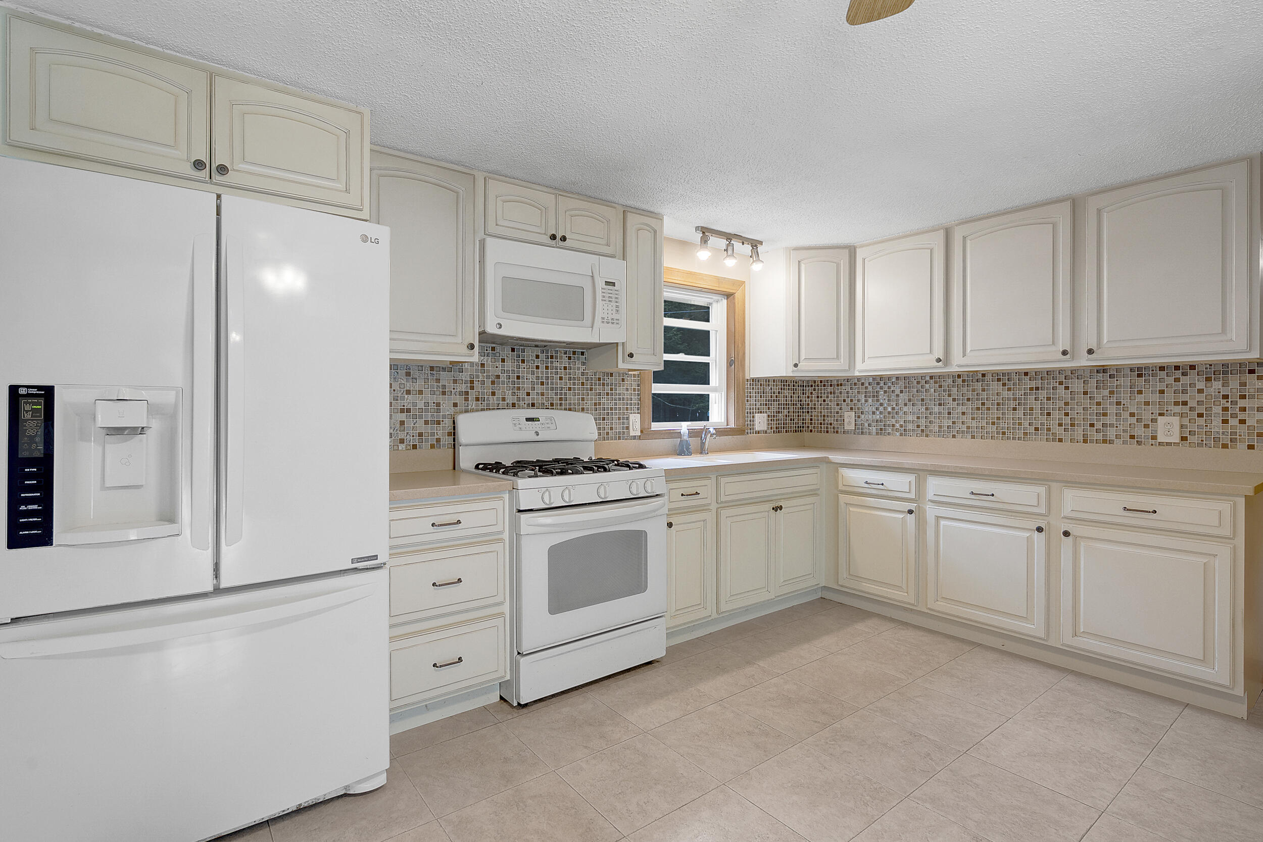 31 West Bay Bridge Road Topsham ME 04086