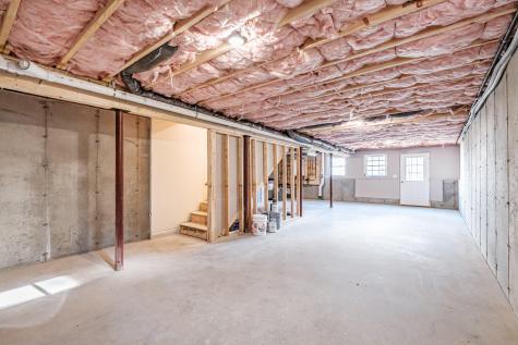 31 Woodbrey Lane Standish ME 04084