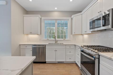 17 Longwood Drive Kennebunk ME 04043