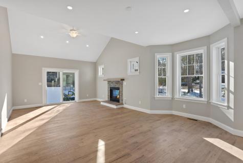 17 Longwood Drive Kennebunk ME 04043