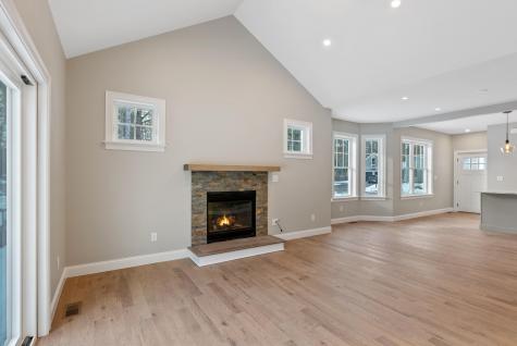 17 Longwood Drive Kennebunk ME 04043